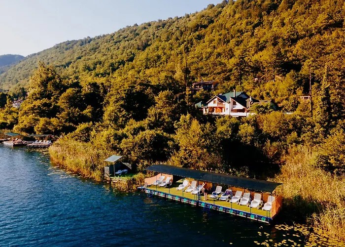 & Rafting Boracko Jezero *